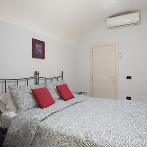 (room In Naples) Residenza Beccadelli Appartamento